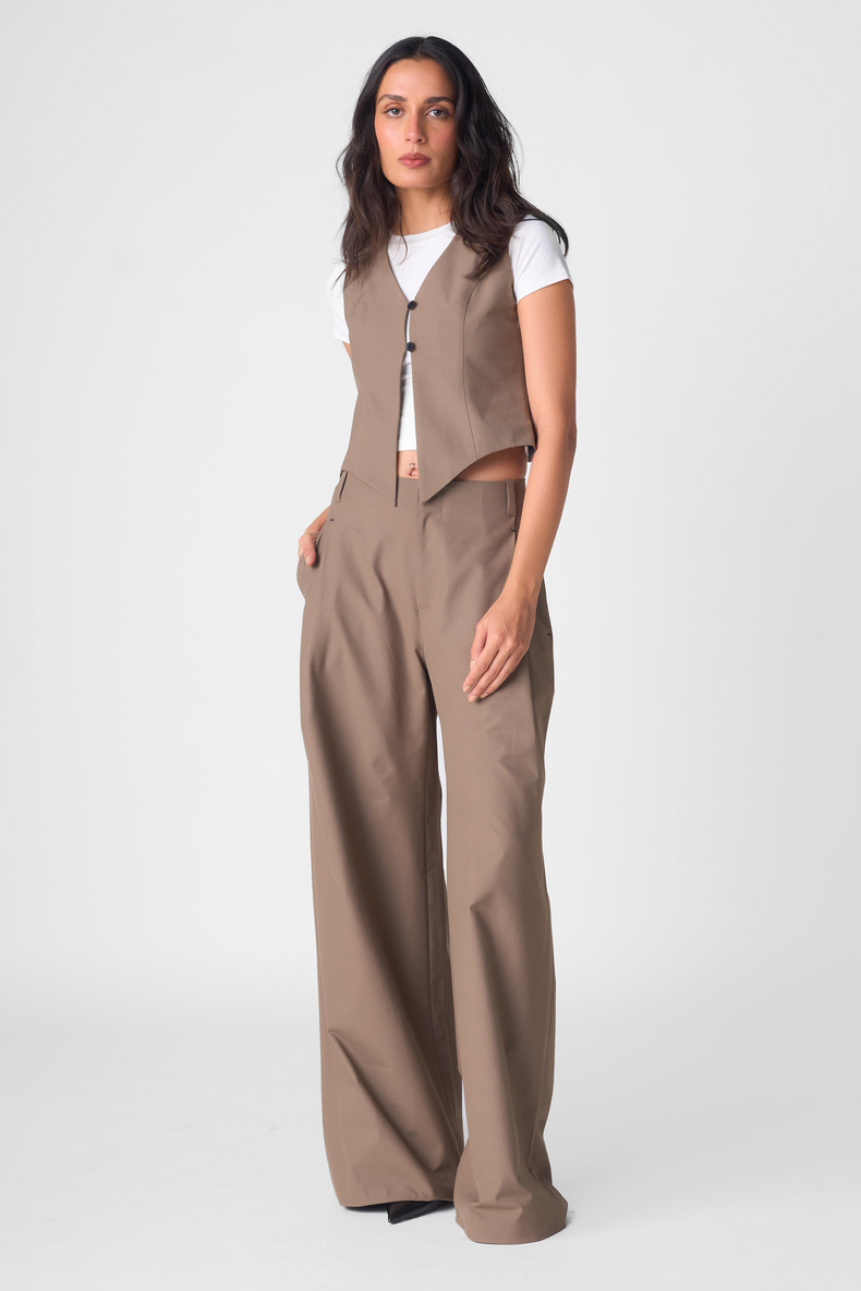 HILMA VEST TOP