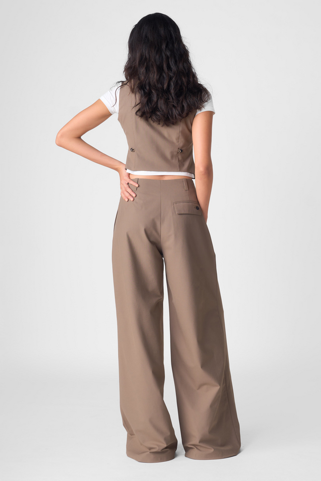 HILMA VEST TOP