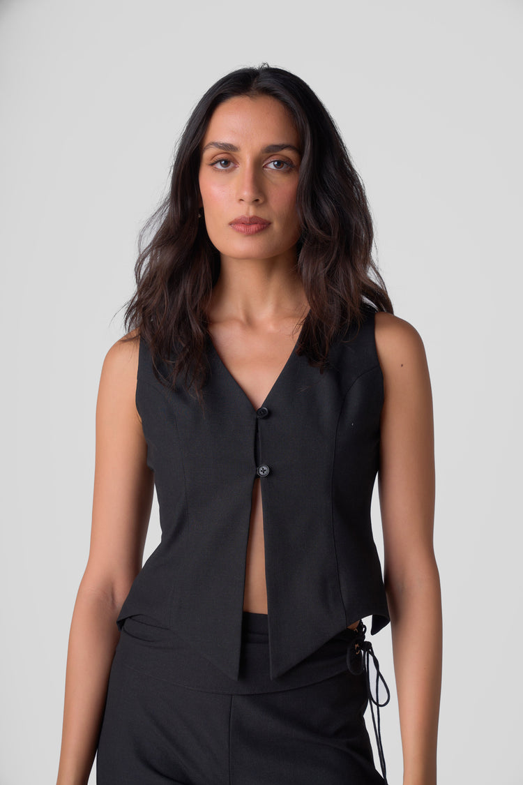 HILMA VEST TOP