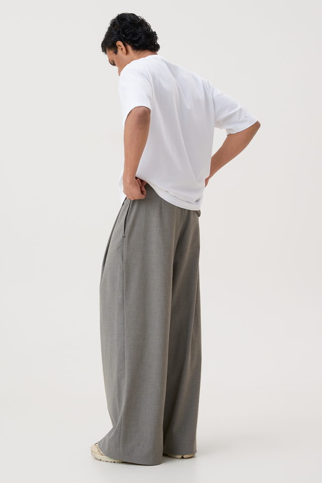 PLEATED WIDE LEG TROUSERS