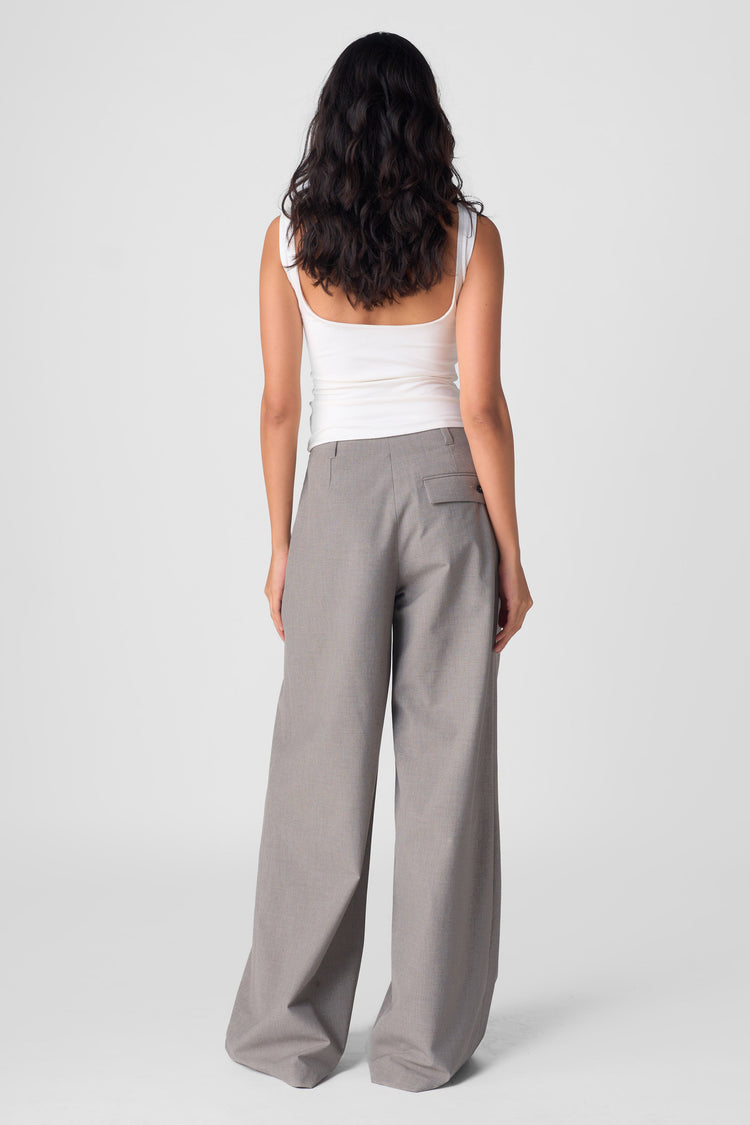 PLEATED WIDE LEG TROUSERS