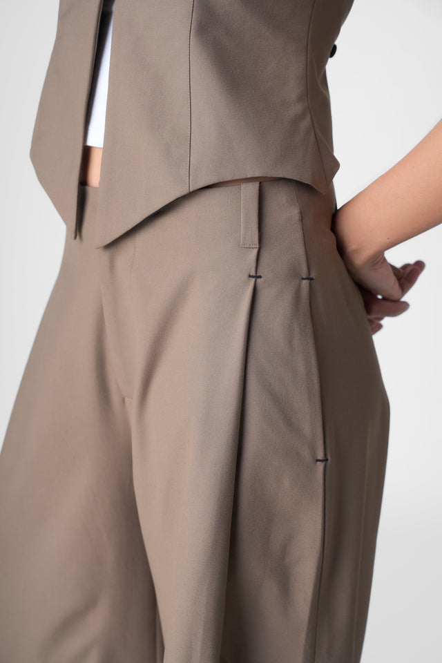 PLEATED WIDE LEG TROUSERS