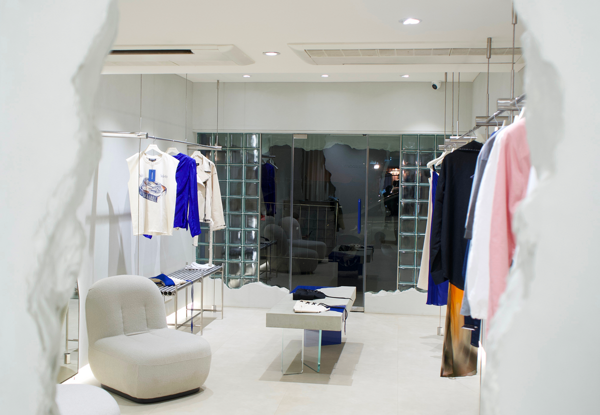 Flagship Store