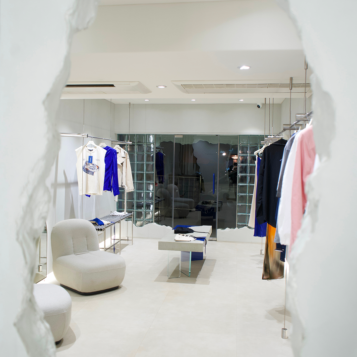 Flagship store
